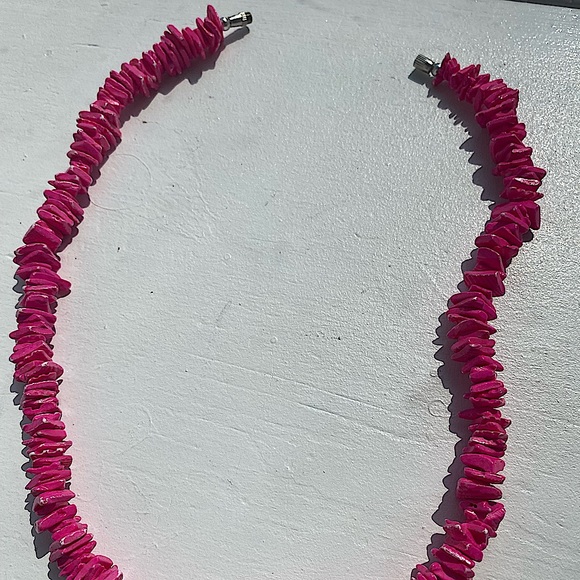 Pink shell necklace - Picture 4 of 5